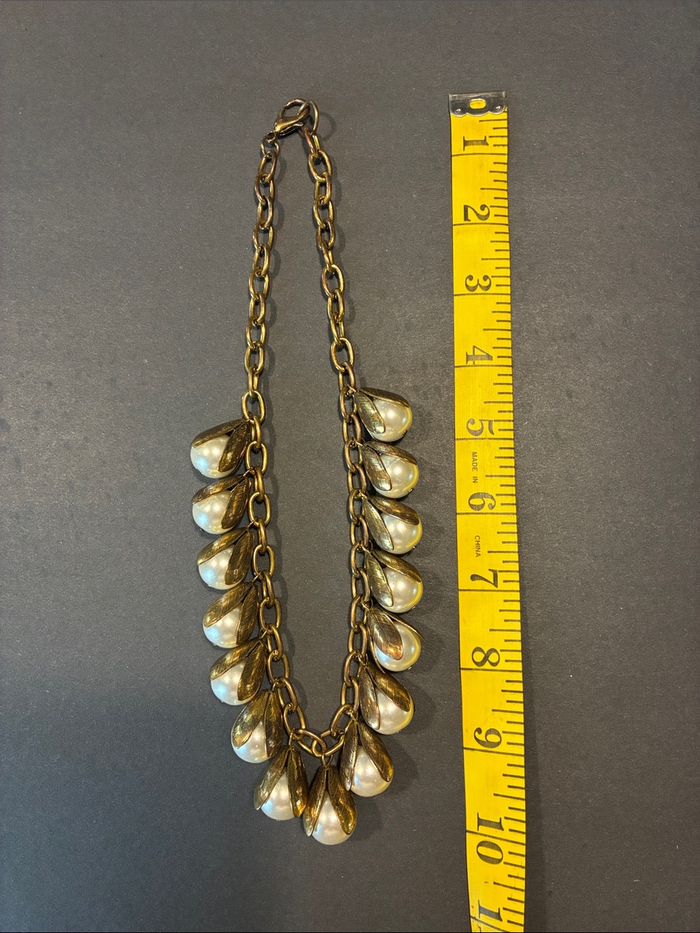 Vintage-Inspired Gold Teardrop Pearl Pendant Necklace - Gold/White